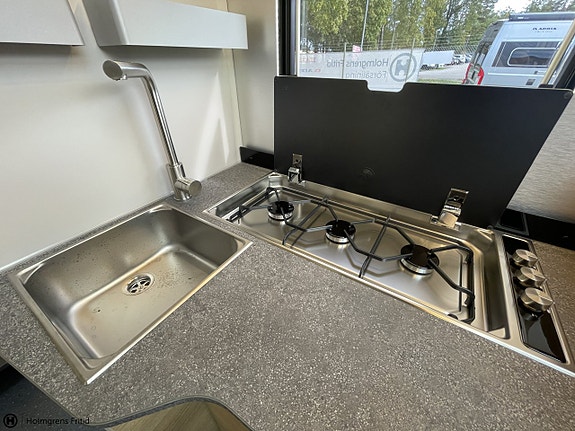 Adria Coral Select 670 SL | TRUMA DIESEL | SUNROOF | LÅNGBÄDDAR | 12 of 27