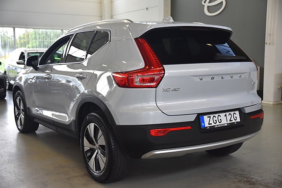 Volvo XC40 4 of 13