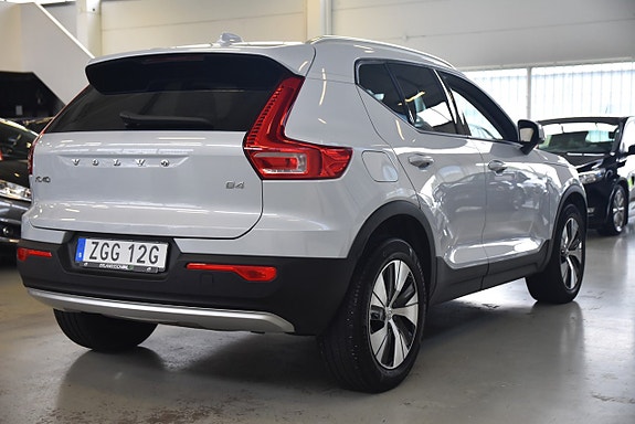 Volvo XC40 3 of 13