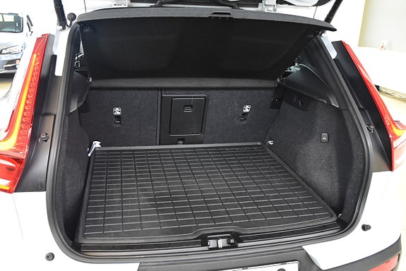 Volvo XC40 13 of 13