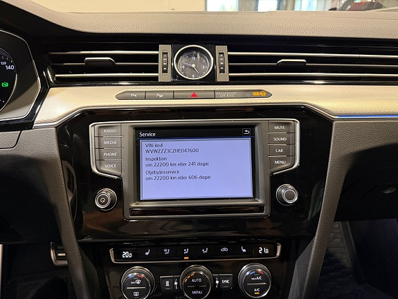 Volkswagen Passat Alltrack 18 of 22