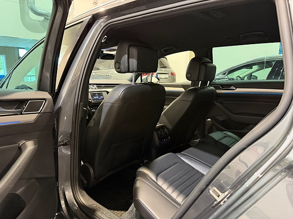 Volkswagen Passat Alltrack 12 of 22