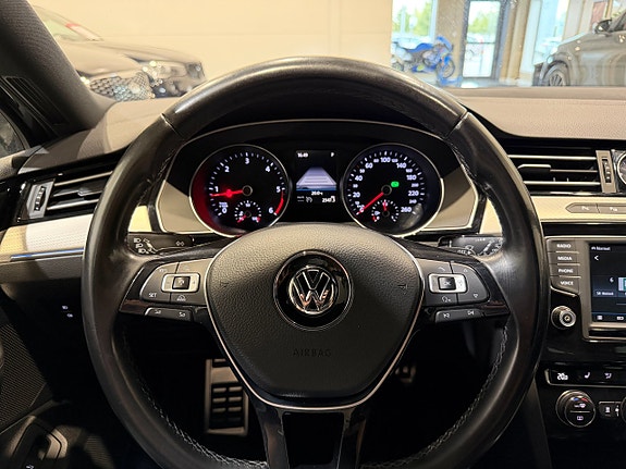 Volkswagen Passat Alltrack 13 of 22