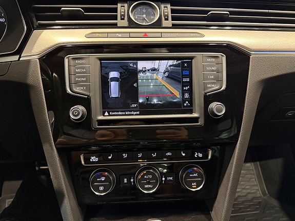 Volkswagen Passat Alltrack 15 of 22