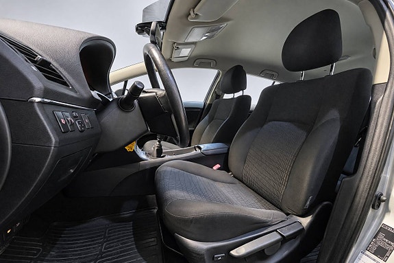 Toyota Avensis 14 of 28
