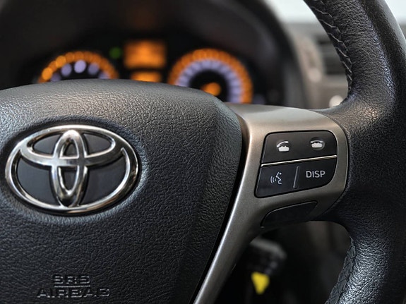 Toyota Avensis 21 of 28