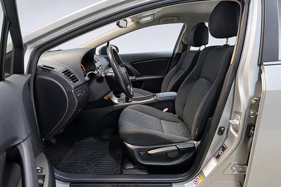 Toyota Avensis 13 of 28