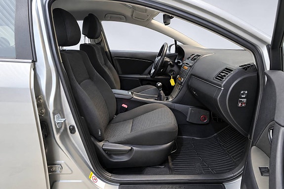 Toyota Avensis 16 of 28