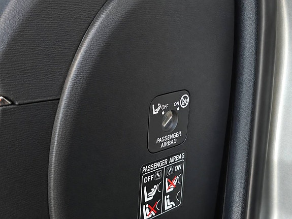 Toyota Avensis 24 of 28