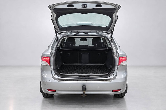 Toyota Avensis 8 of 28