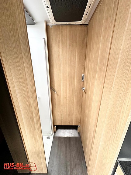 Adria Coral 670 DL Plus 9G automat / Alde 10 of 27