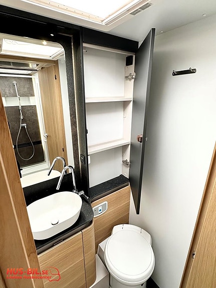 Adria Coral 670 DL Plus 9G automat / Alde 15 of 27
