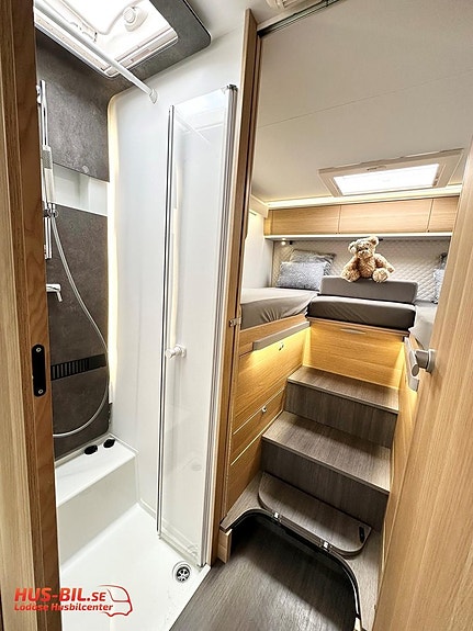 Adria Coral 670 DL Plus 9G automat / Alde 11 of 27