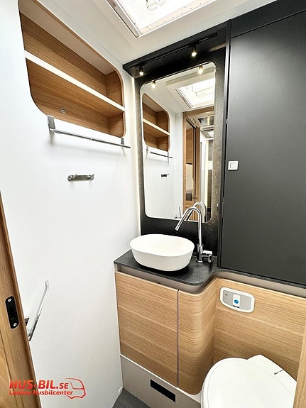 Adria Coral 670 DL Plus 9G automat / Alde 14 of 27