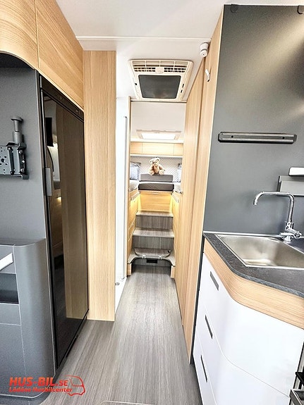Adria Coral 670 DL Plus 9G automat / Alde 9 of 27