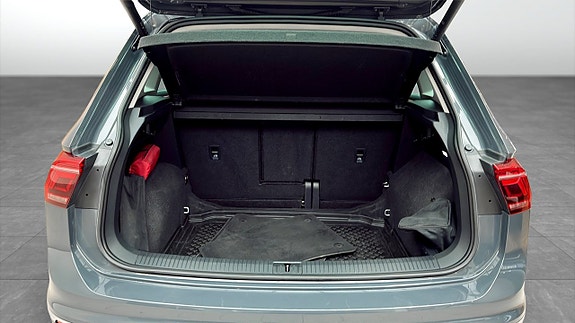 Volkswagen Tiguan 12 of 16