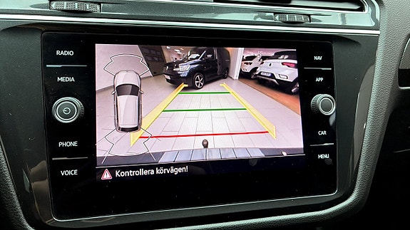 Volkswagen Tiguan 16 of 16