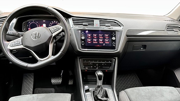 Volkswagen Tiguan 10 of 16