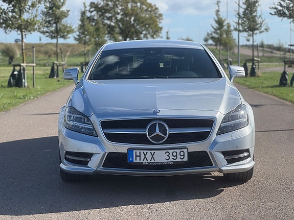 Mercedes-Benz CLS350 2 of 18