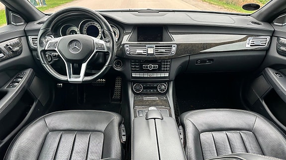 Mercedes-Benz CLS350 9 of 18