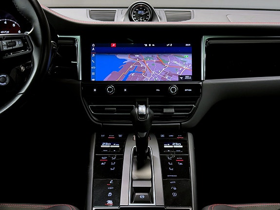 Porsche Macan GTS 10 of 28
