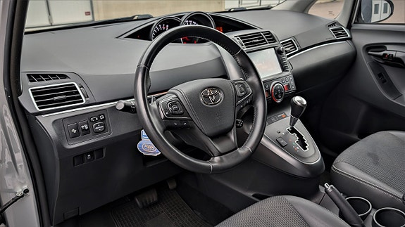 Toyota Verso 9 of 23