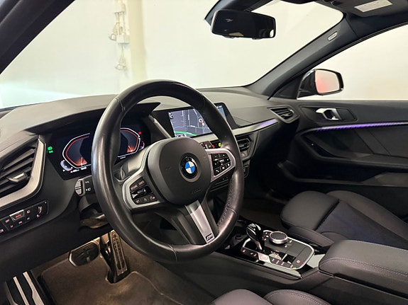 BMW 118i 8 of 18