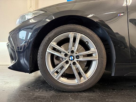BMW 118i 4 of 18