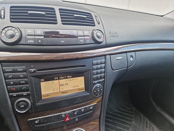 Mercedes-Benz E200 10 of 12