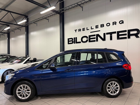 BMW 218i 3 of 21