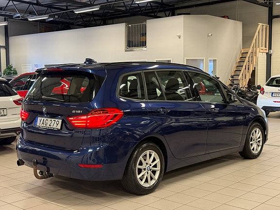 BMW 218i 9 of 21