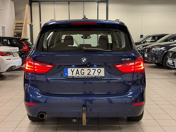 BMW 218i 7 of 21