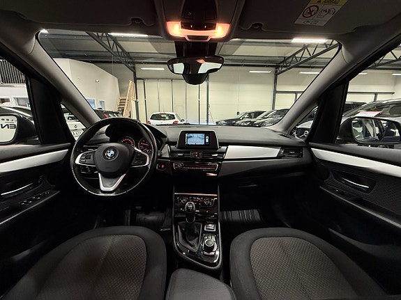 BMW 218i 17 of 21