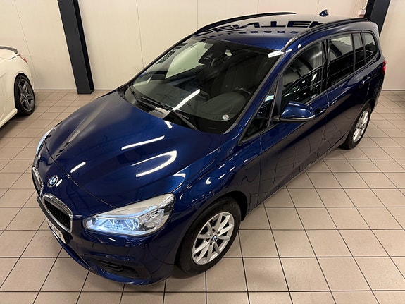 BMW 218i 2 of 21