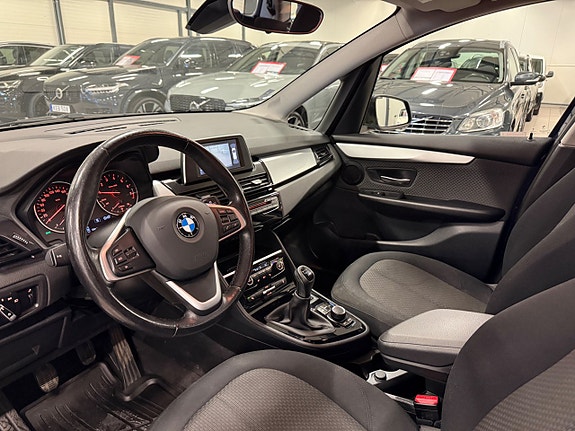 BMW 218i 13 of 21