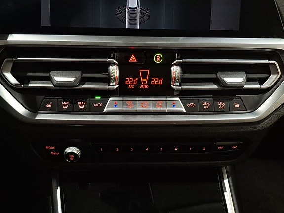 BMW 330e 14 of 24