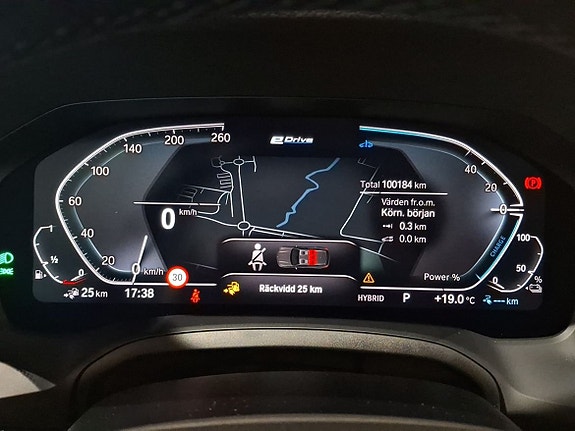 BMW 330e 18 of 24