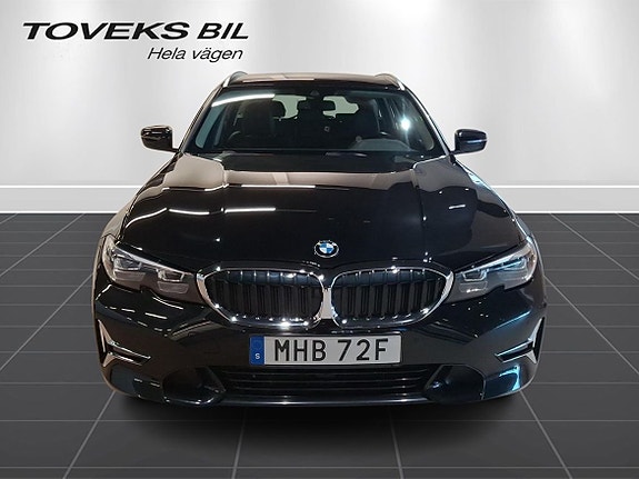 BMW 330e 8 of 24