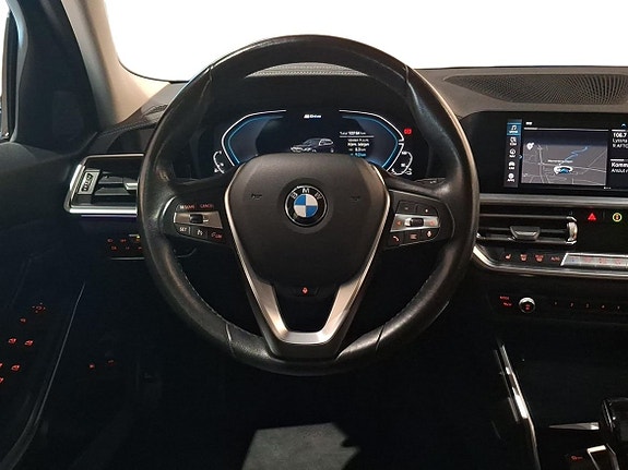 BMW 330e 11 of 24