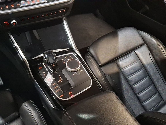 BMW 330e 13 of 24