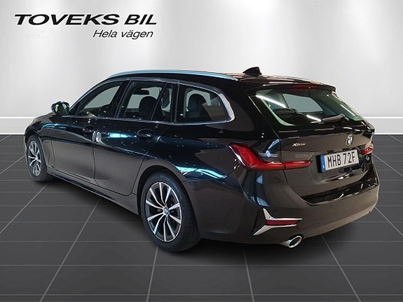 BMW 330e 3 of 24