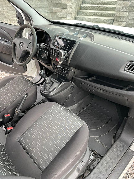 Opel Combo 17 of 22