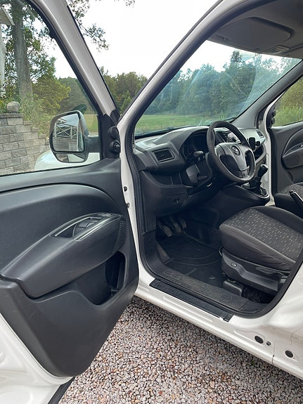 Opel Combo 10 of 22