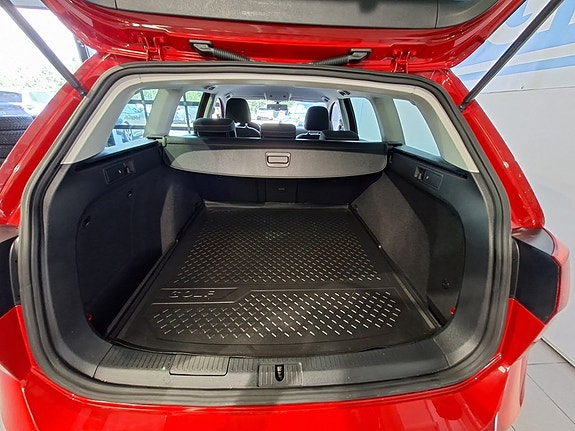 Volkswagen Golf Alltrack 8 of 13