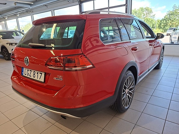 Volkswagen Golf Alltrack 4 of 13