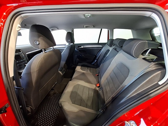 Volkswagen Golf Alltrack 6 of 13