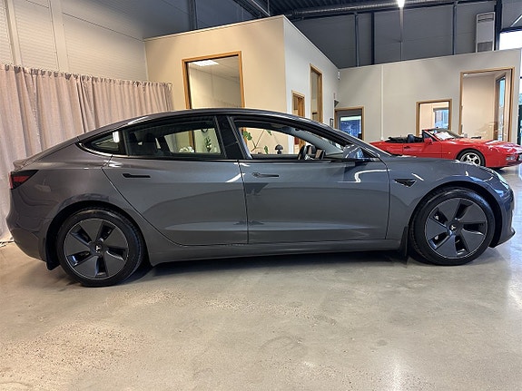 Tesla Model 3 2 of 16