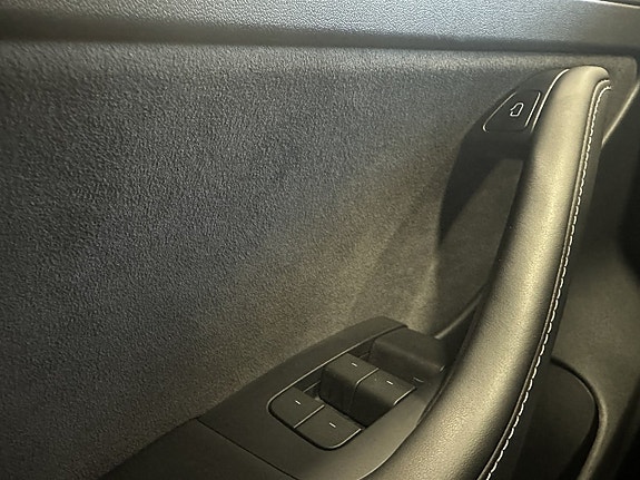 Tesla Model 3 15 of 16