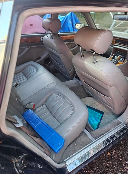 Jaguar XJ 5 of 6