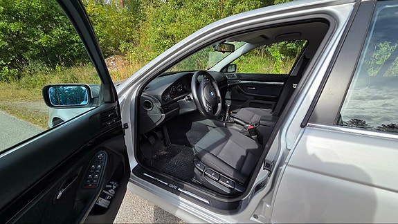 BMW 520i 4 of 4